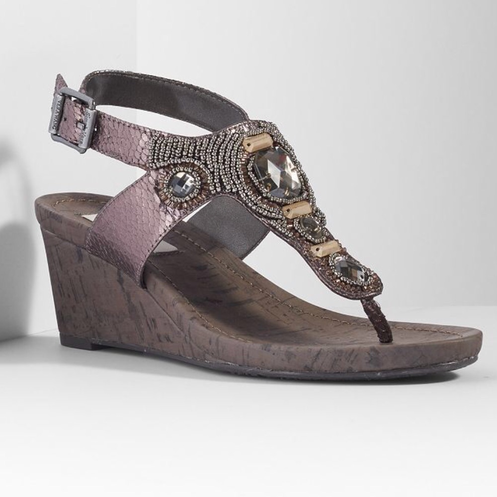 Vera wang wedge thong sandals size8.5 medium taupe